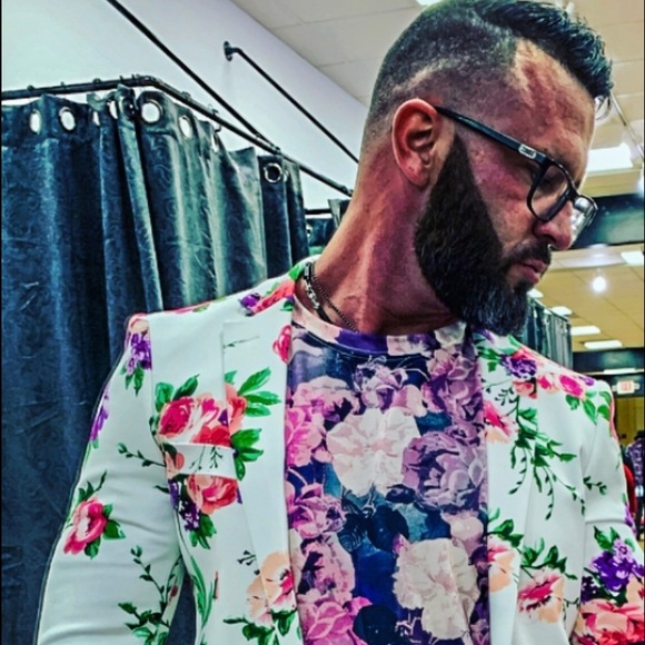 Meet your Posher, Mike - Picture 10 of 14